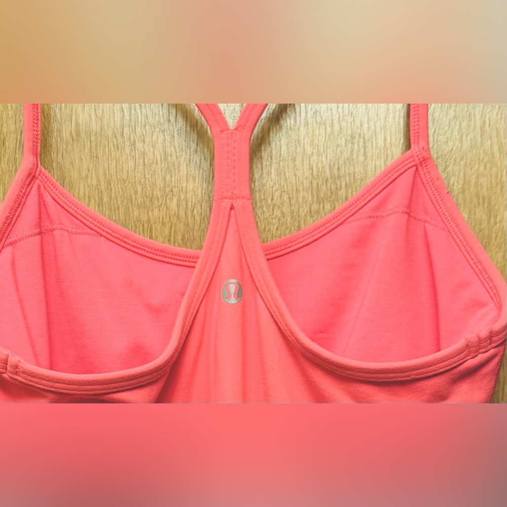 Lululemon Razorback Top, Size 8 - Picture 3 of 4